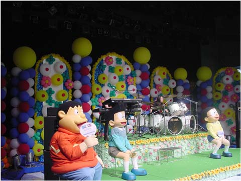 スタジオ舞台バルーンデコレーション｜現場施工例