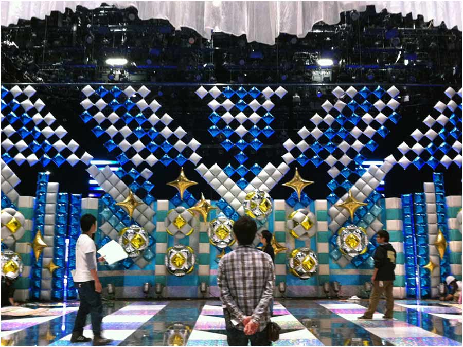 スタジオ舞台風船装飾｜現場施工例