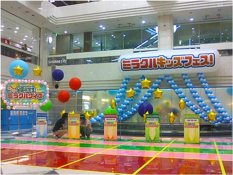 スタジオ舞台バルーンデコレーション｜現場施工例